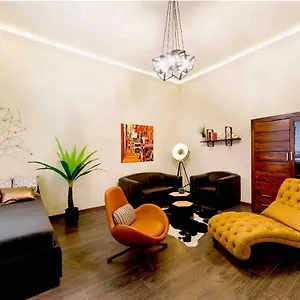 https://the-best-mondain-apartment-budapest.inbudapesthotels.com